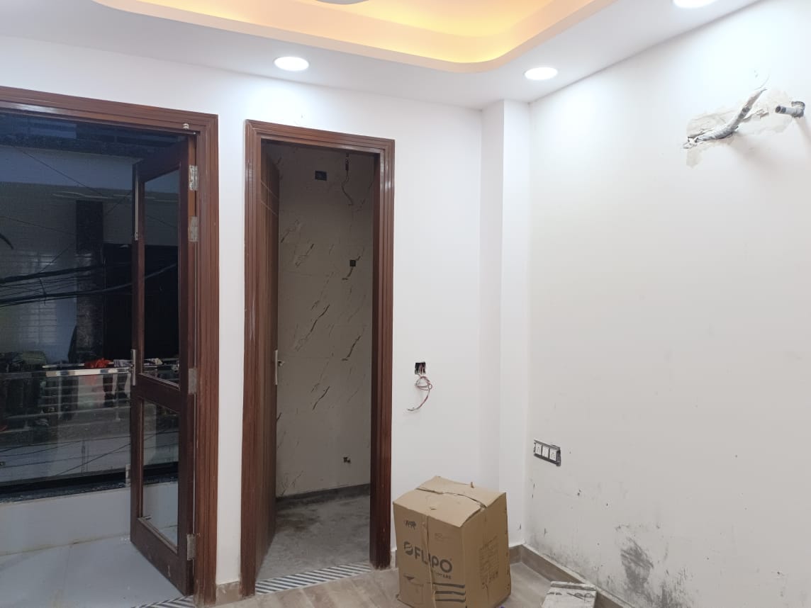 Bathroom - 3 BHK Independent Builder Floor for Rent