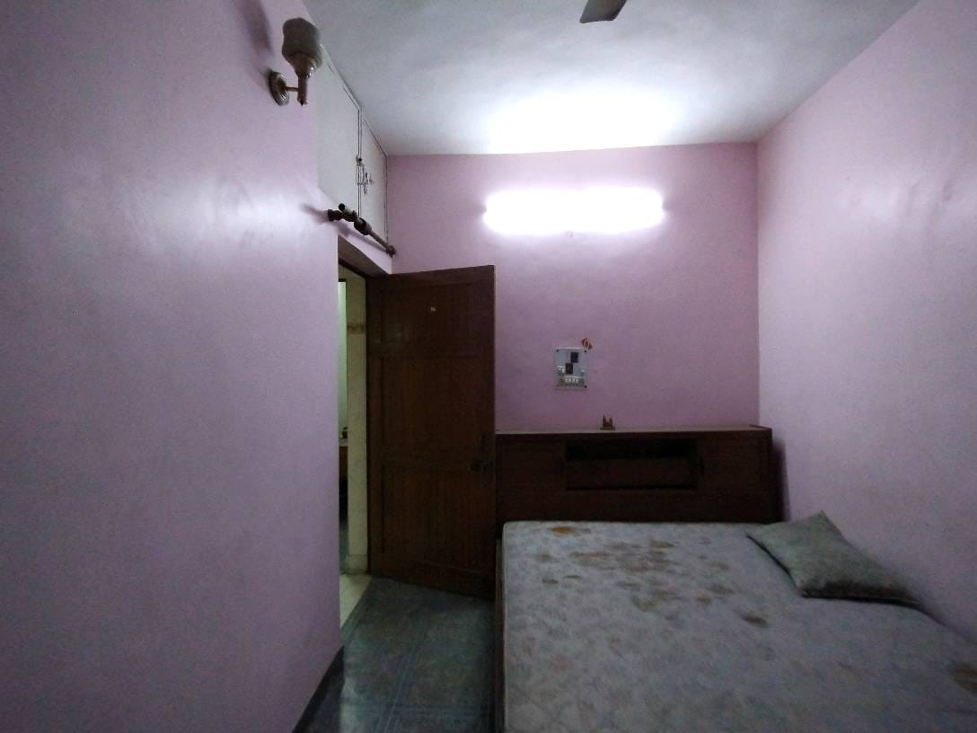 Bedroom - 2bhk flat available in Pitampura