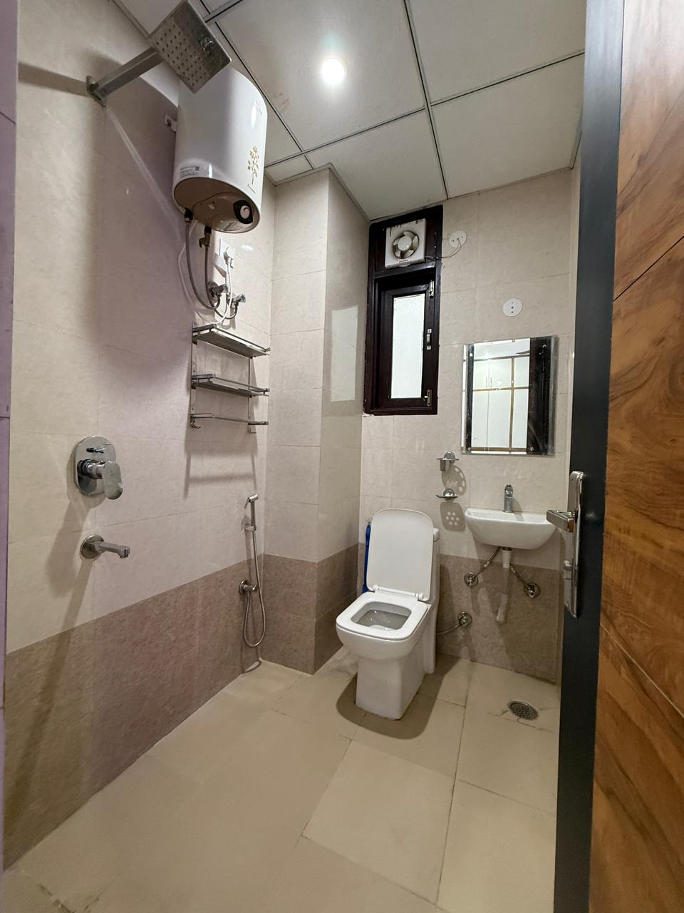 Bathroom - 4 floor