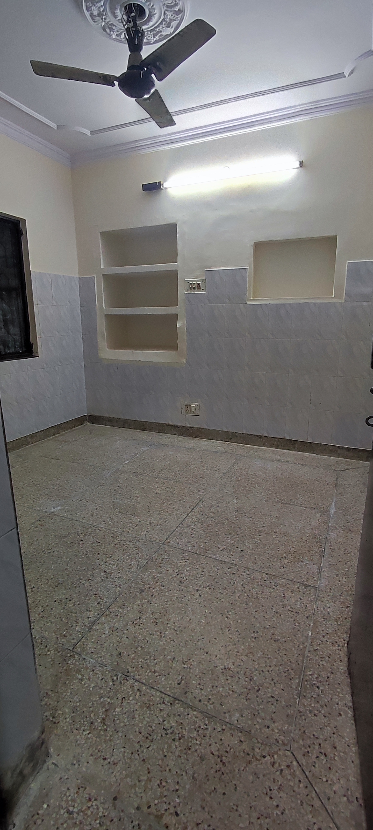 Building - 2 BHK House For Rent in Keshav Puram with Ample Parking Space