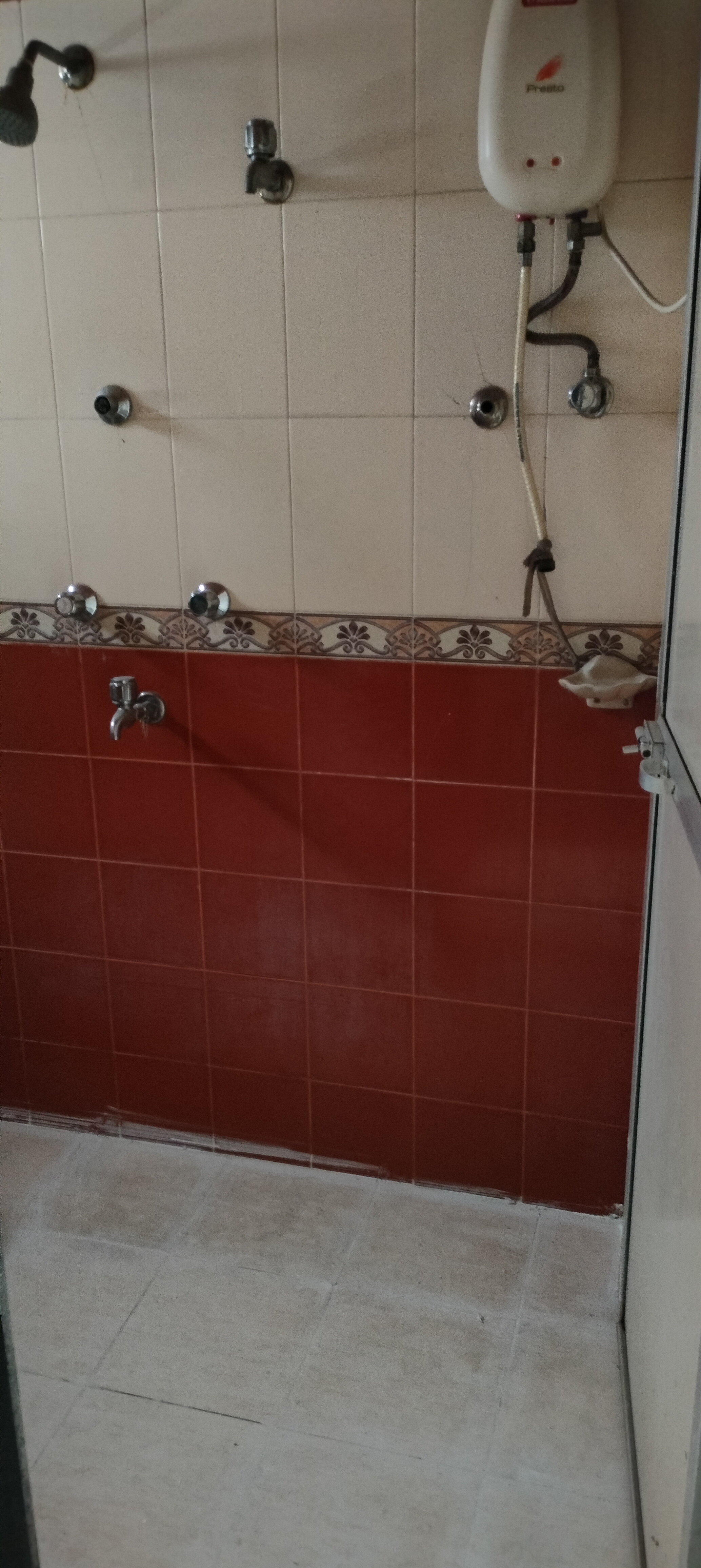 Bathroom - 🏡 Spacious 2 BHK Apartment for Rent | Comfortable Living 🔑