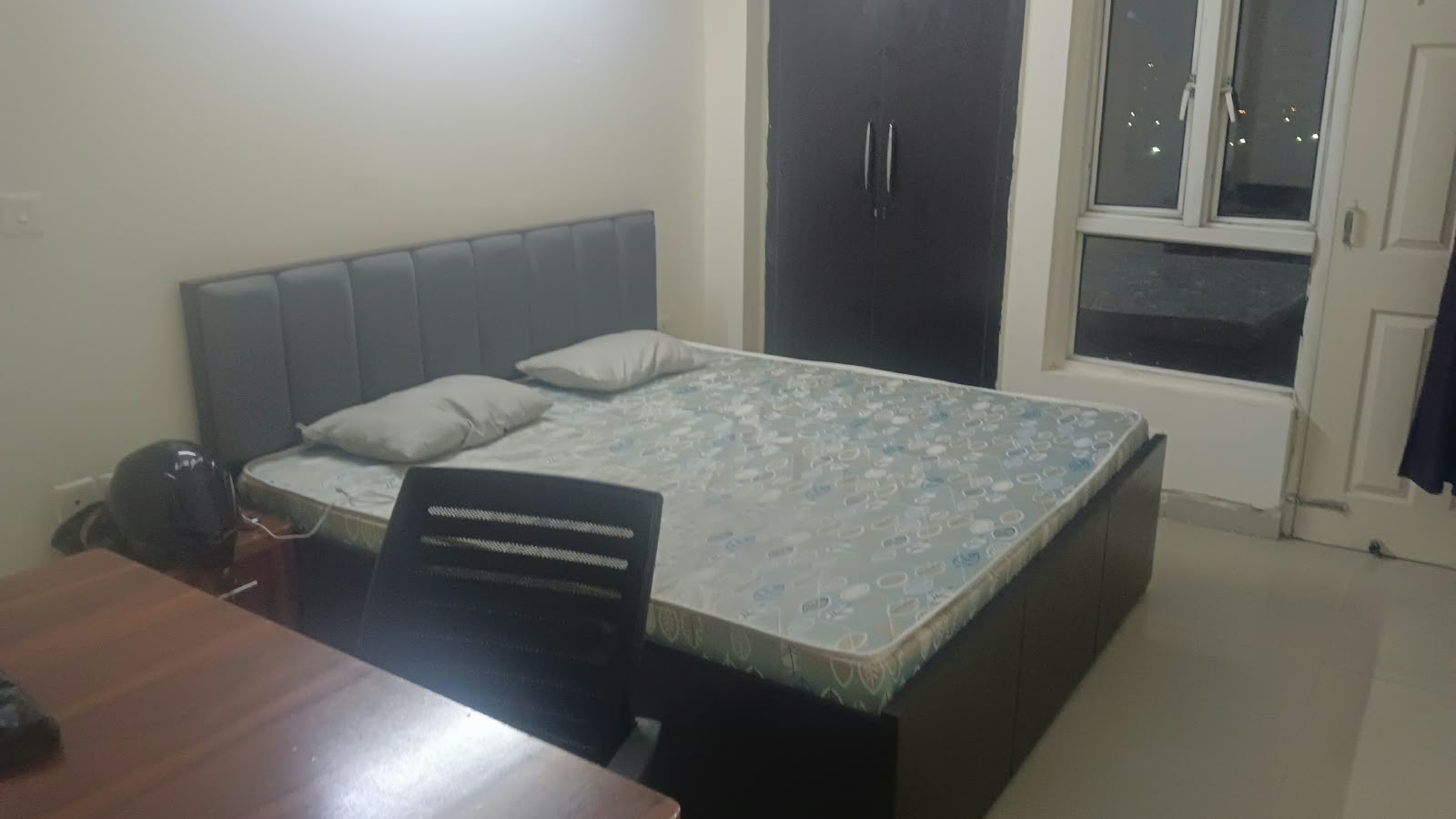Bedroom - No brokerage single room in a 3bhk flat fully furnished