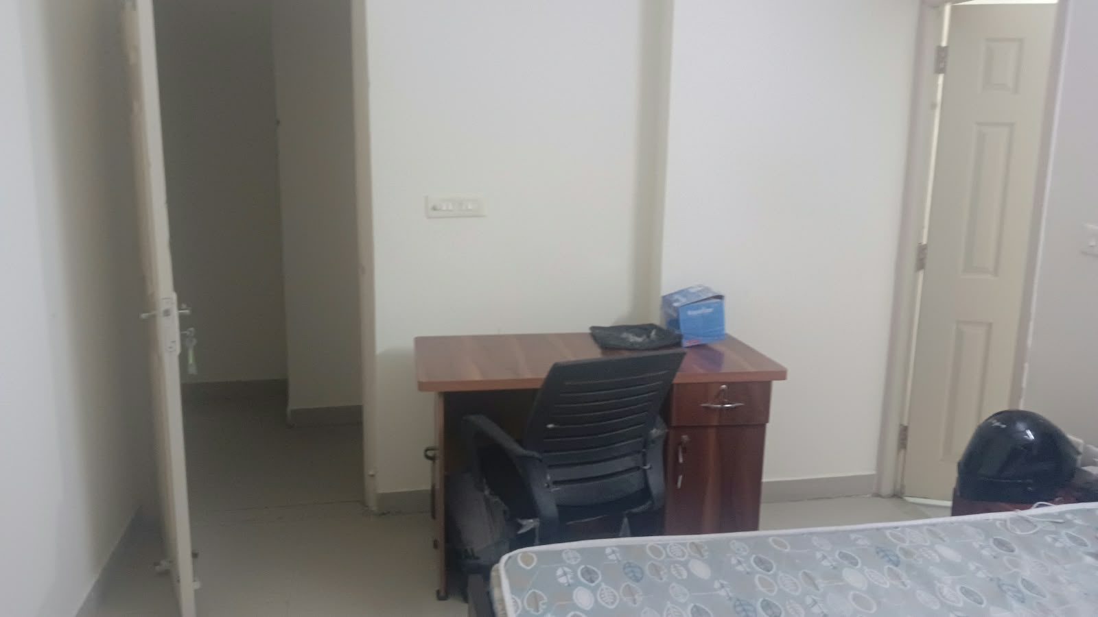 Bedroom - No brokerage single room in a 3bhk flat fully furnished